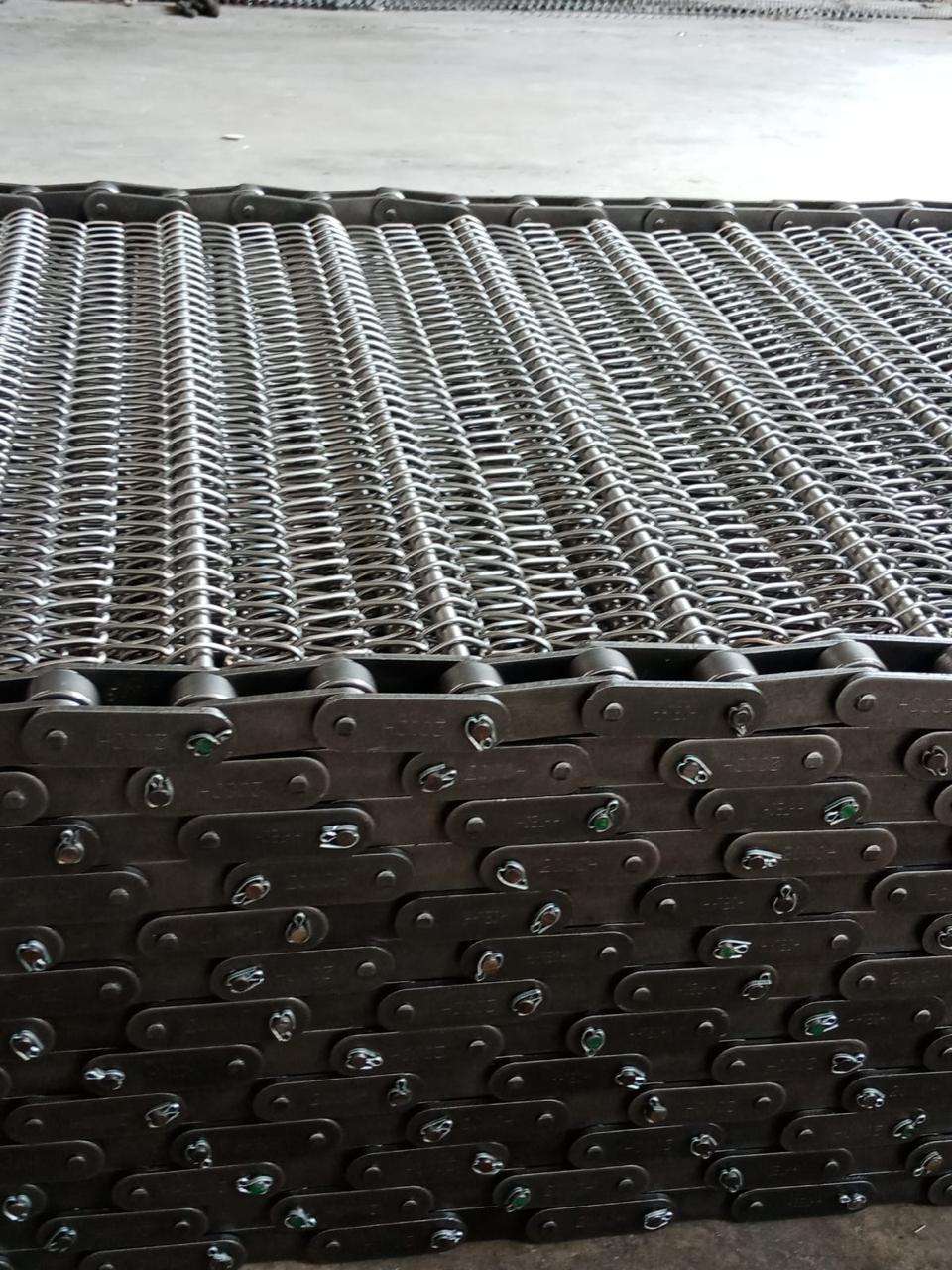 Detail table top chain